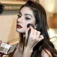 Maria Elena Santos avatar